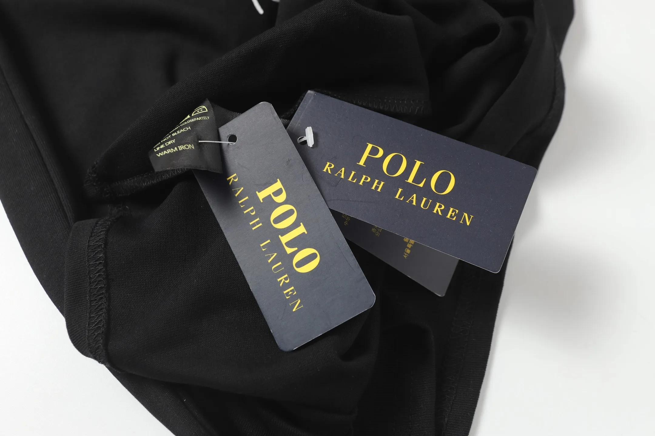 P130 Style number: A003 [Ralph Lauren classic color printed round neck basic short sleeves] ✅270g double yarn fabric, custom woven and dyed threads ✅Original sticker Scan the QR code to enter the official website ✅Large version, loose and stylish, can wear up to 200 pounds Color: black white Size: S-XL